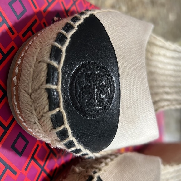 Tory Burch wedge espadrilles! 🌟 - Picture 6 of 7